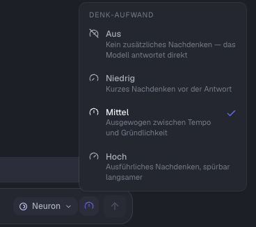 Geöffnetes Menü „Denk-Aufwand“ mit den Stufen Aus, Niedrig, Mittel und Hoch
