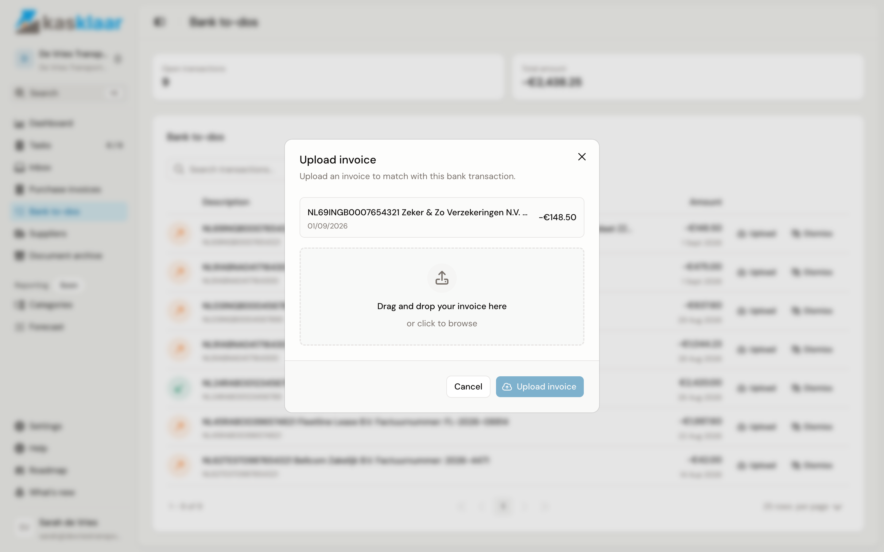 The Upload invoice dialog for the direct debit of Zeker & Zo Verzekeringen, with the box Drag and drop your invoice here