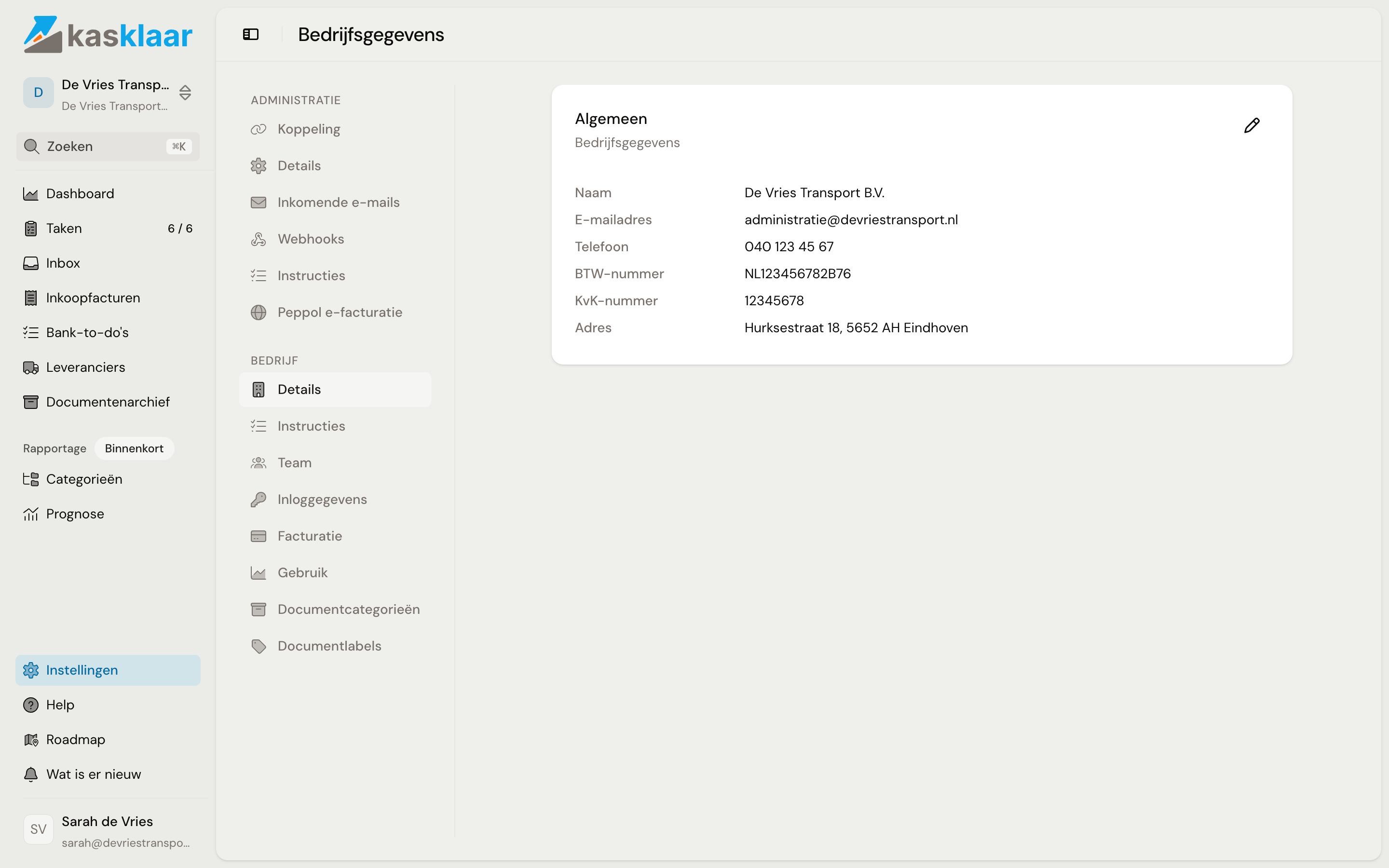 De pagina Bedrijfsgegevens met het blok Algemeen: naam, e-mailadres, telefoon, BTW-nummer, KvK-nummer en adres