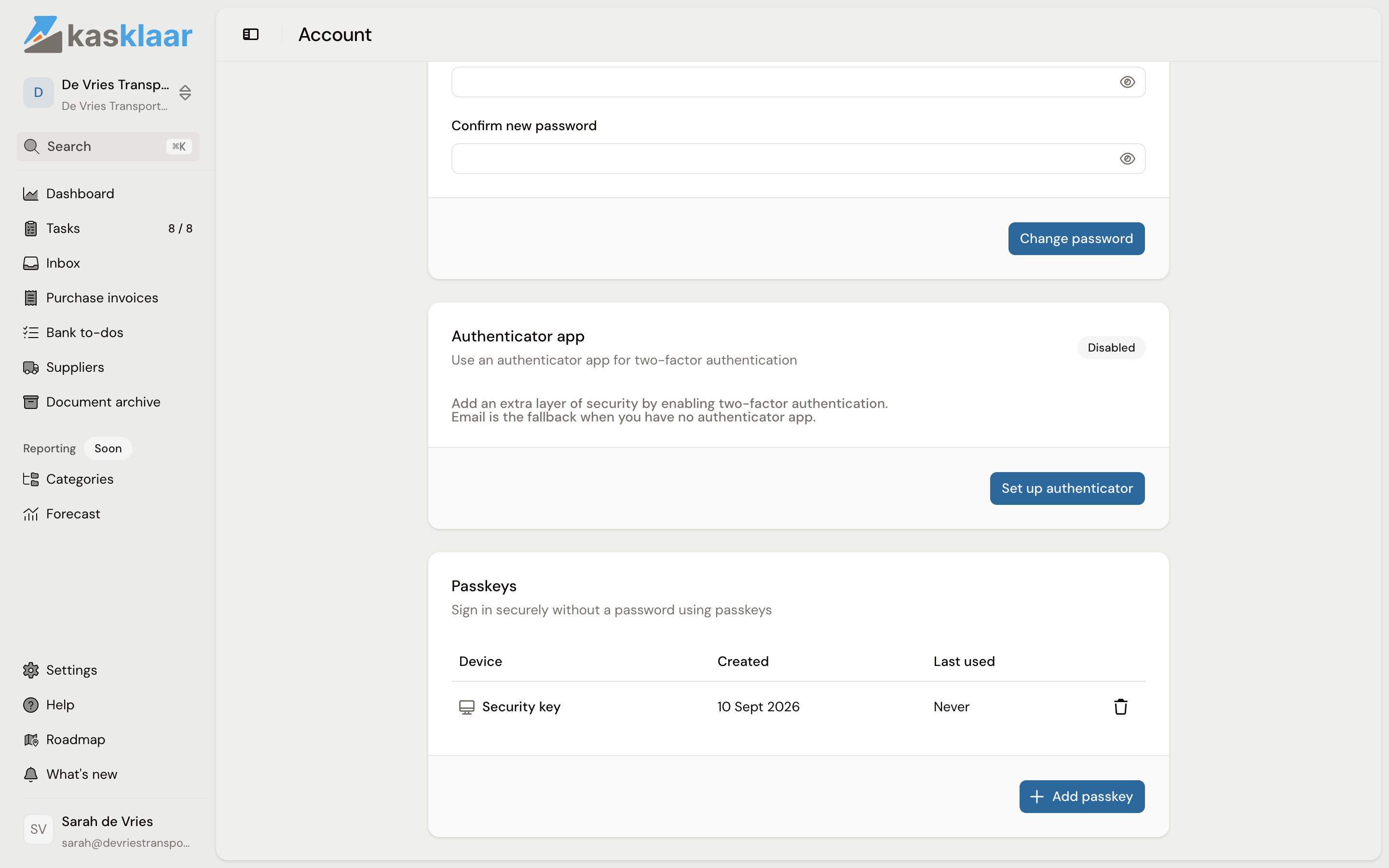 The Password, Authenticator app with the line about email as the fallback, and Passkeys blocks with one passkey