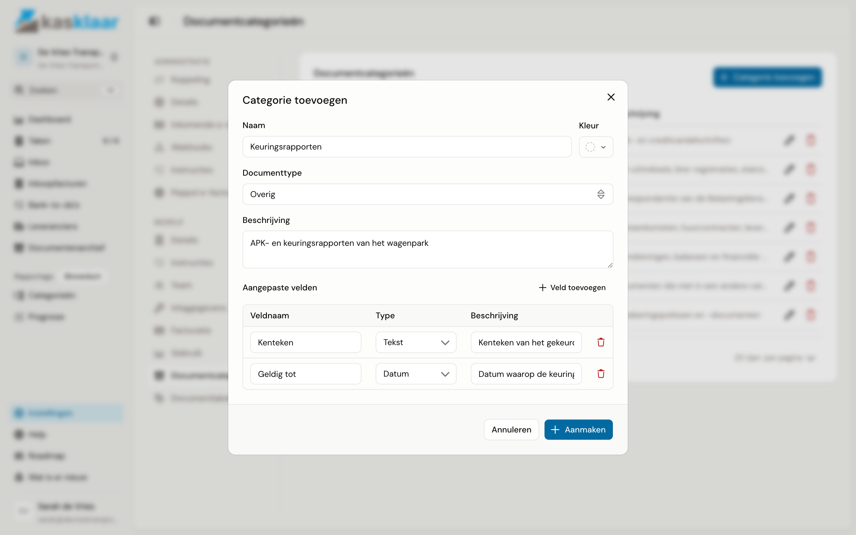 De dialoog Categorie toevoegen met de categorie Keuringsrapporten en twee aangepaste velden, Kenteken en Geldig tot